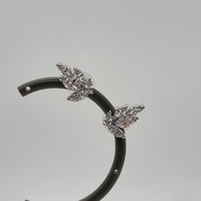 Lade das Bild in den Galerie-Viewer, SWAROVSKI Louison Ohrstecker Weiß Rhodiniert 5646728