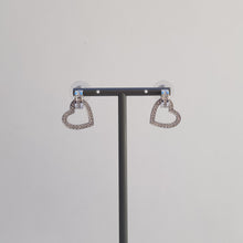 Lade das Bild in den Galerie-Viewer, SWAROVSKI Lovely Herz Ohrringe Weiß, Rhodiniert 5466756