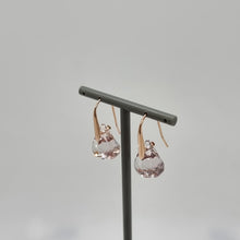 Lade das Bild in den Galerie-Viewer, Swarovski Lunar Ohrhänger Rosa, Roségold-Legierungsschicht 5528509