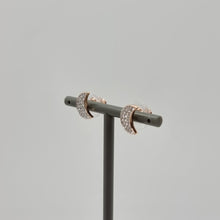 Lade das Bild in den Galerie-Viewer, SWAROVSKI Moon Mond Ohrstecker Rosévergoldet 5523559