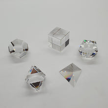 Lade das Bild in den Galerie-Viewer, SWAROVSKI Platonische Körper Wattens Briefbeschwerer 664889