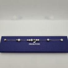 Lade das Bild in den Galerie-Viewer, SWAROVSKI Remix Pearl Armband Perlen Grau Größe M 5365739