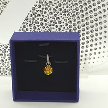 Lade das Bild in den Galerie-Viewer, SWAROVSKI Remix Charm Anhänger Gelb 5437326