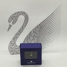 Lade das Bild in den Galerie-Viewer, SWAROVSKI Remix Charm Anhänger Hellgrün 5437317