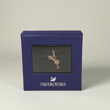 Lade das Bild in den Galerie-Viewer, SWAROVSKI Remix Collection Charm Pfeil Anhänger 5441402