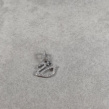 Lade das Bild in den Galerie-Viewer, SWAROVSKI Remix Charm Schwan Anhänger Rhodiniert 5443940