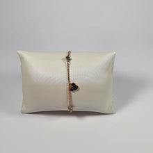 Lade das Bild in den Galerie-Viewer, SWAROVSKI Disney Mickey Mouse Remix Armband Größe M 5462360