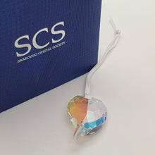 Lade das Bild in den Galerie-Viewer, SWAROVSKI SCS Jahresfigur 2015 Arya Pfauen Feder Event Ornament 5068812