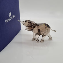 Lade das Bild in den Galerie-Viewer, SWAROVSKI SCS Elefantenbaby Mandisa 2022 5608544