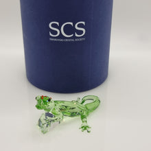 Lade das Bild in den Galerie-Viewer, SWAROVSKI SCS Gecko Handsigniert vom Designer H. Tabertshofer.