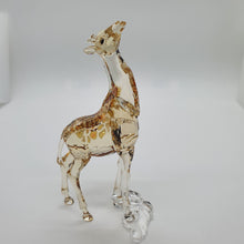 Lade das Bild in den Galerie-Viewer, SWAROVSKI SCS Jahresfigur 2018 Mudiwa Giraffenbaby 5302151