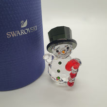 Lade das Bild in den Galerie-Viewer, SWAROVSKI Schneemann mit Zuckerstange 5464886