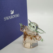 Lade das Bild in den Galerie-Viewer, SWAROVSKI Star Wars Mandalorian, das Kind Grogu 5583201