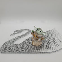 Lade das Bild in den Galerie-Viewer, SWAROVSKI Star Wars Mandalorian, das Kind Grogu 5583201