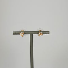 Lade das Bild in den Galerie-Viewer, SWAROVSKI Triangel Ohrstecker Vergoldet 5523550