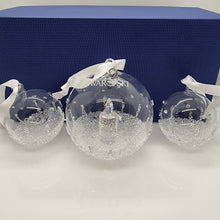 Lade das Bild in den Galerie-Viewer, SWAROVSKI Weihnachtskugel 2017 Groß Kerze 3er Set