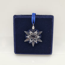 Lade das Bild in den Galerie-Viewer, SWAROVSKI Weihnachtsstern 2005 Klein Klar 681402
