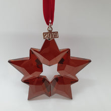 Lade das Bild in den Galerie-Viewer, SWAROVSKI Weihnachtsstern 2019 groß Rot Holiday Ornament 5476021