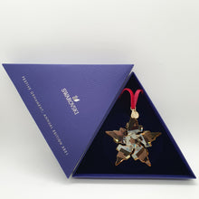 Lade das Bild in den Galerie-Viewer, SWAROVSKI Weihnachtsstern 2021 Gold Groß Festive Ornament 5583847