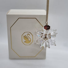 Lade das Bild in den Galerie-Viewer, SWAROVSKI Weihnachtsstern 3D Ornament 2022 5626016