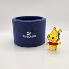 Lade das Bild in den Galerie-Viewer, SWAROVSKI Disney Winnie Puuh Cutie 5004737