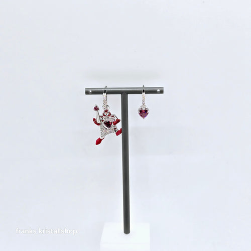 SWAROVSKI Alice in Wonderland Drop-Ohrhänger Spielkarte Rot, Rhodiniert 5682810