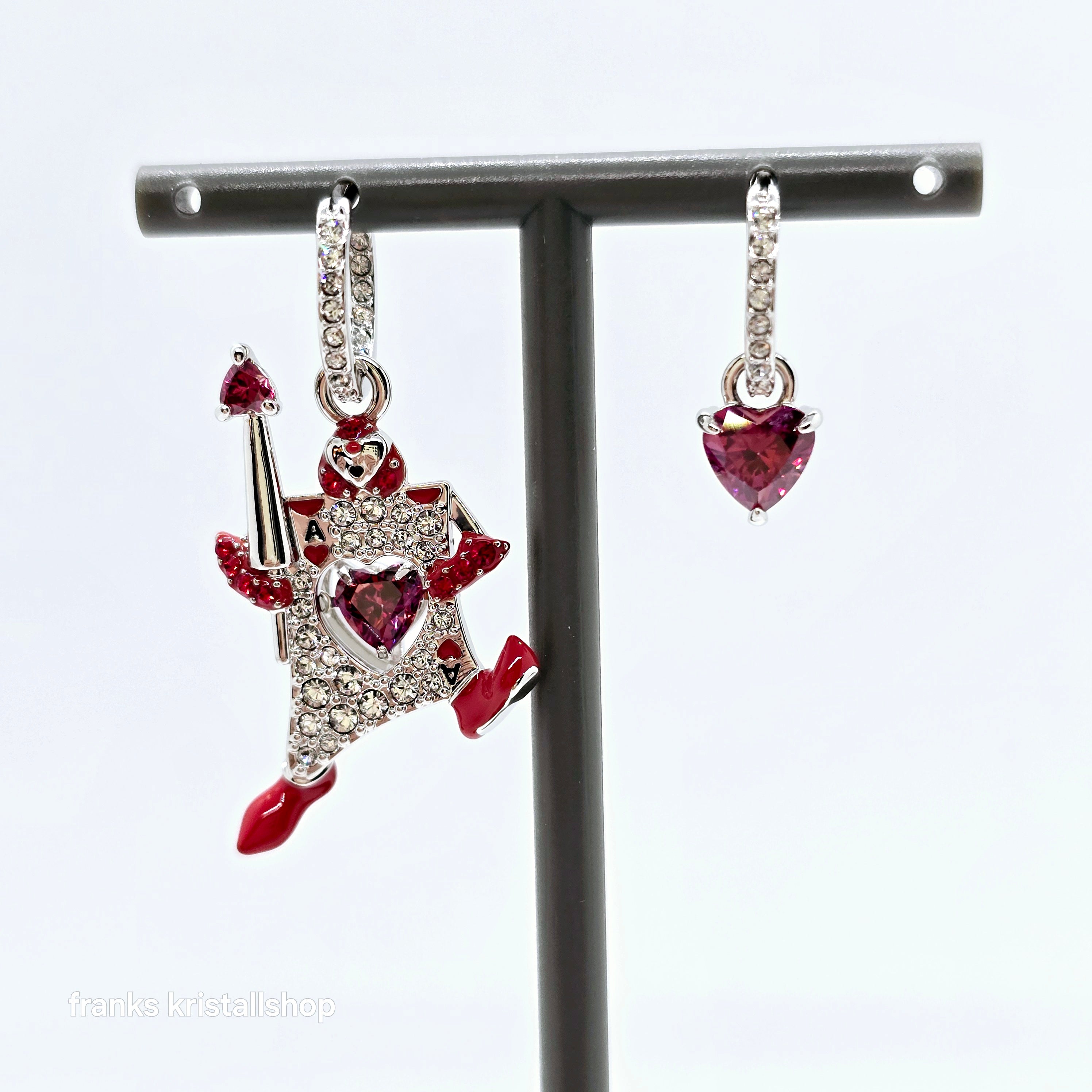 SWAROVSKI Alice in Wonderland Drop-Ohrhänger Spielkarte Rot, Rhodiniert 5682810