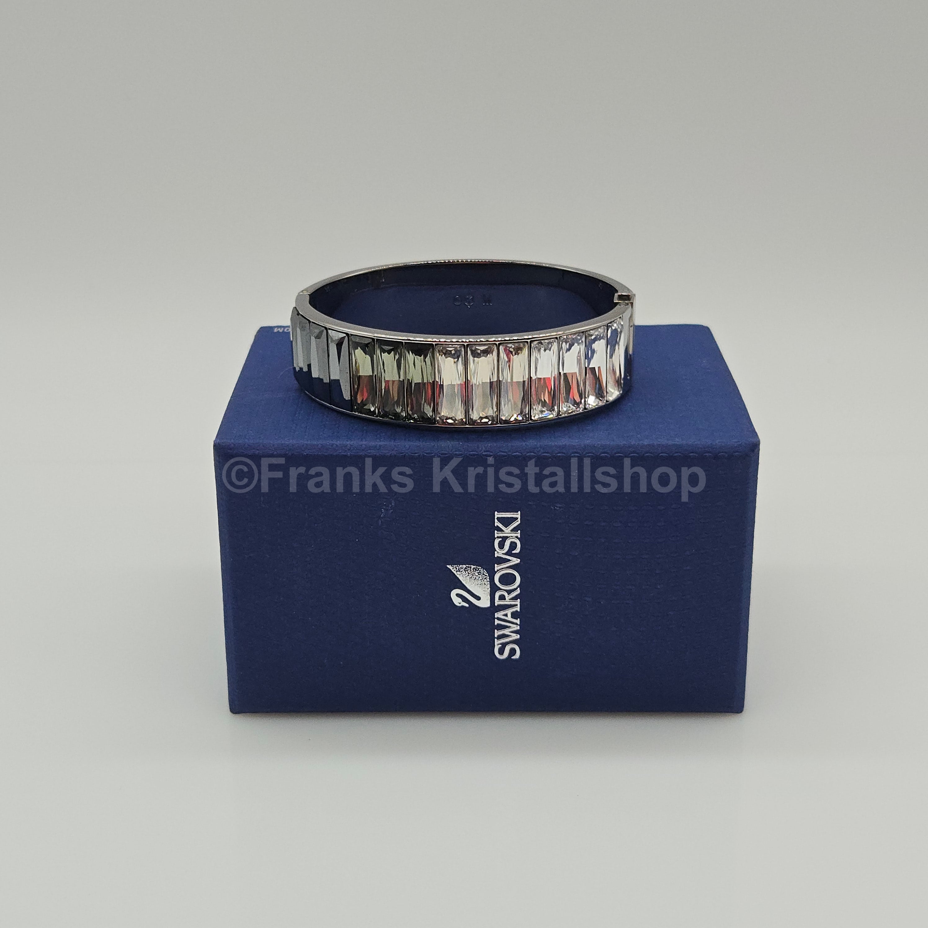 SWAROVSKI Armreif Baguette Größe M Weiß, Grau, Rhodiniert