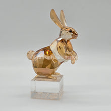 Lade das Bild in den Galerie-Viewer, SWAROVSKI Asian Symbols Zodiak Hase Limited Edition China Golden Shine 1046377
