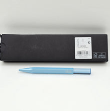 Lade das Bild in den Galerie-Viewer, SWAROVSKI Atelier Swarovski Kugelschreiber Hellblau 5572432
