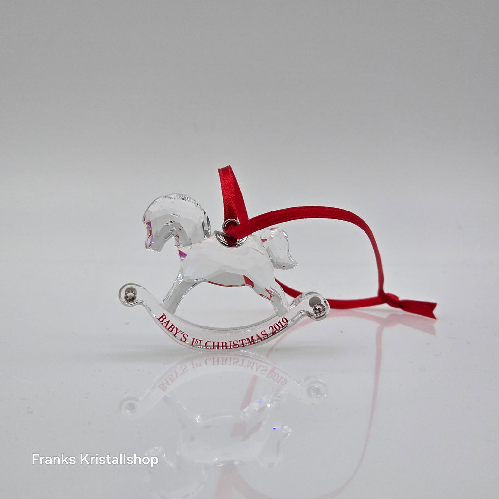 SWAROVSKI Babys Erstes Weihnachtsornament 2019 Schaukelpferd 5439947