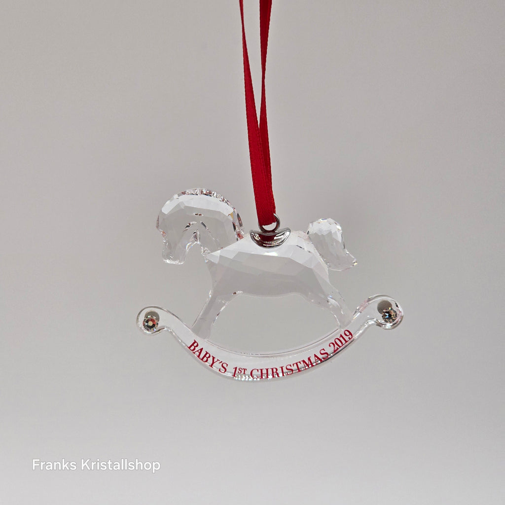 SWAROVSKI Babys Erstes Weihnachtsornament 2019 Schaukelpferd 5439947