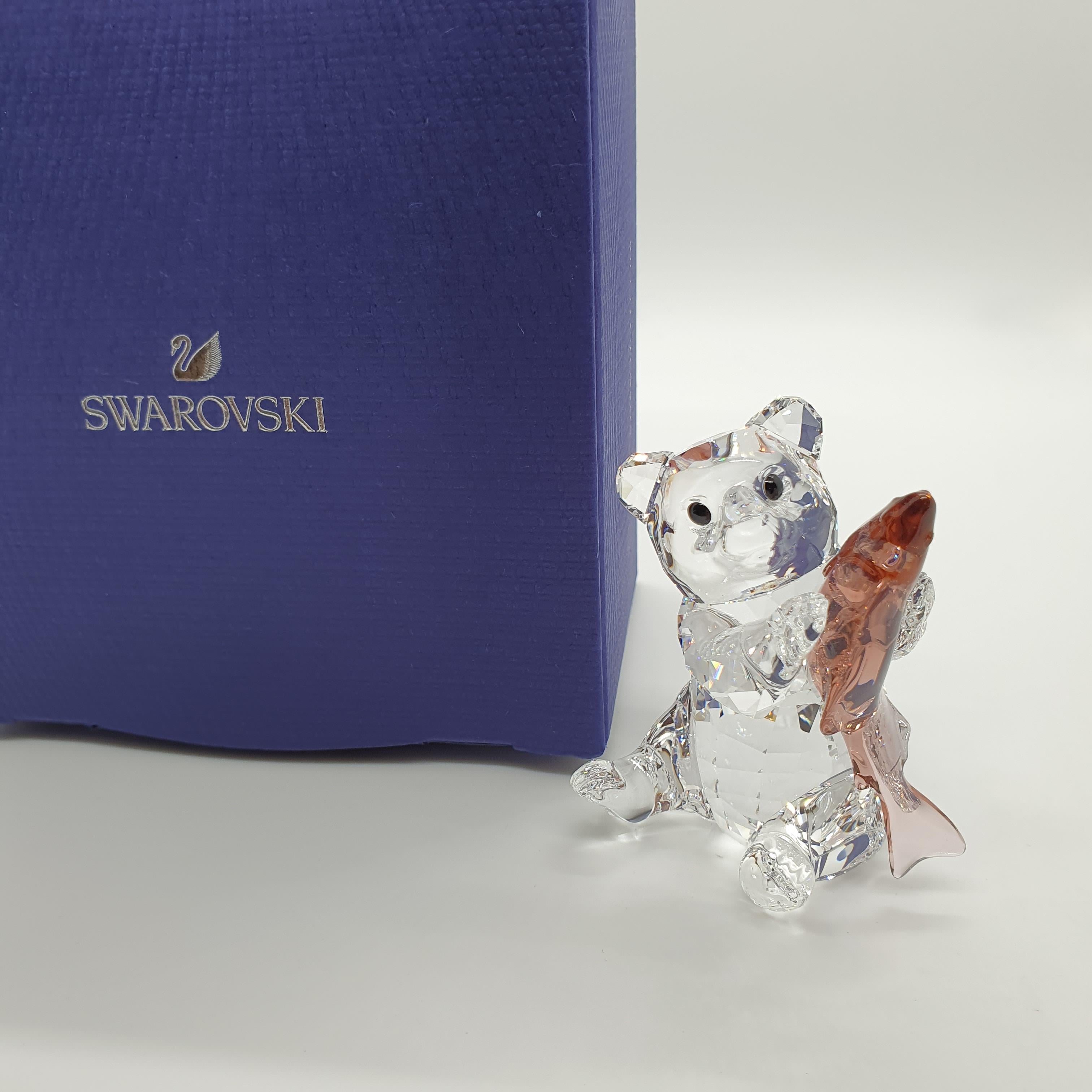 SWAROVSKI Bär mit Fisch 5536772 oU