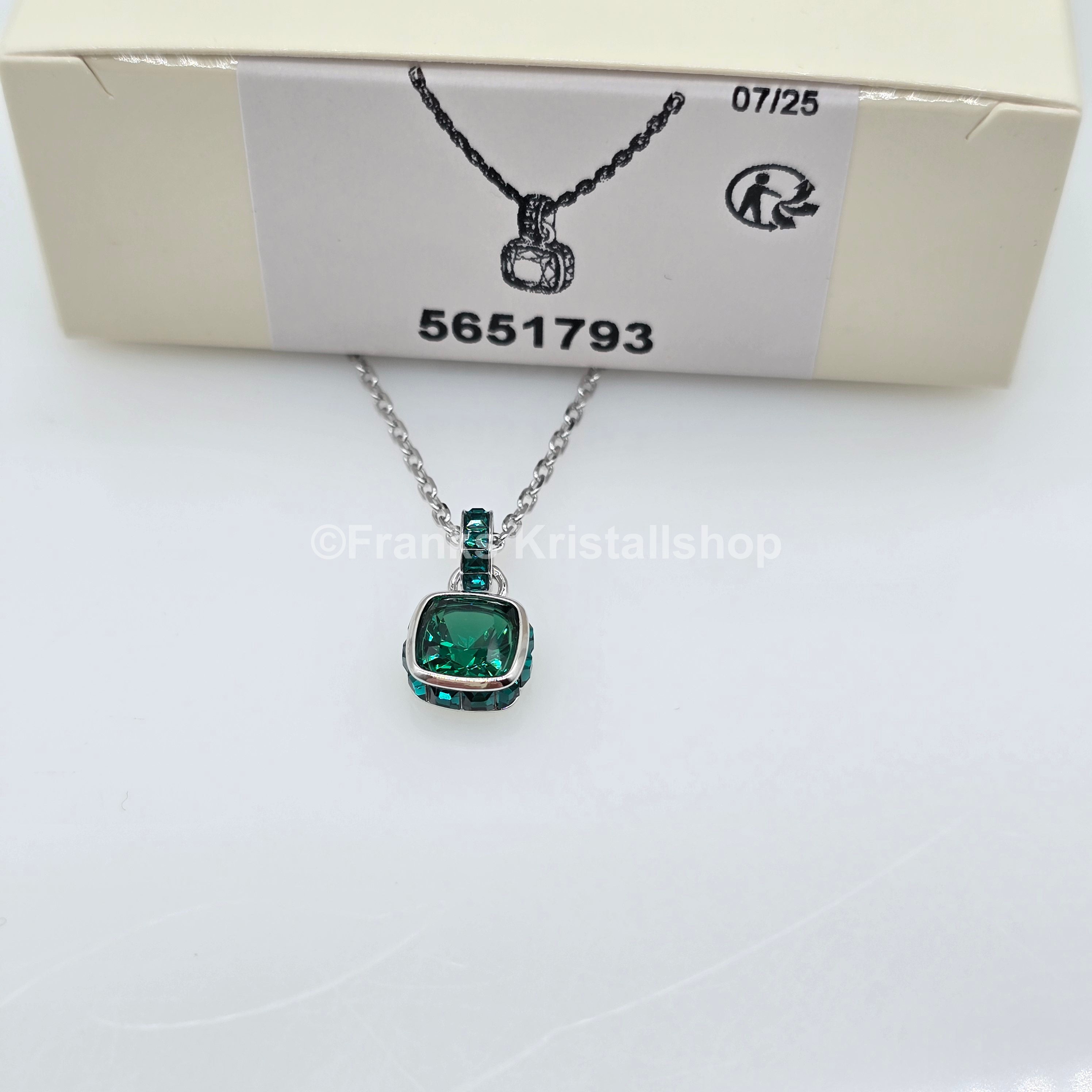 SWAROVSKI Birthstone Halskette Anhänger Mai, Grün, Rhodiniert 5651793