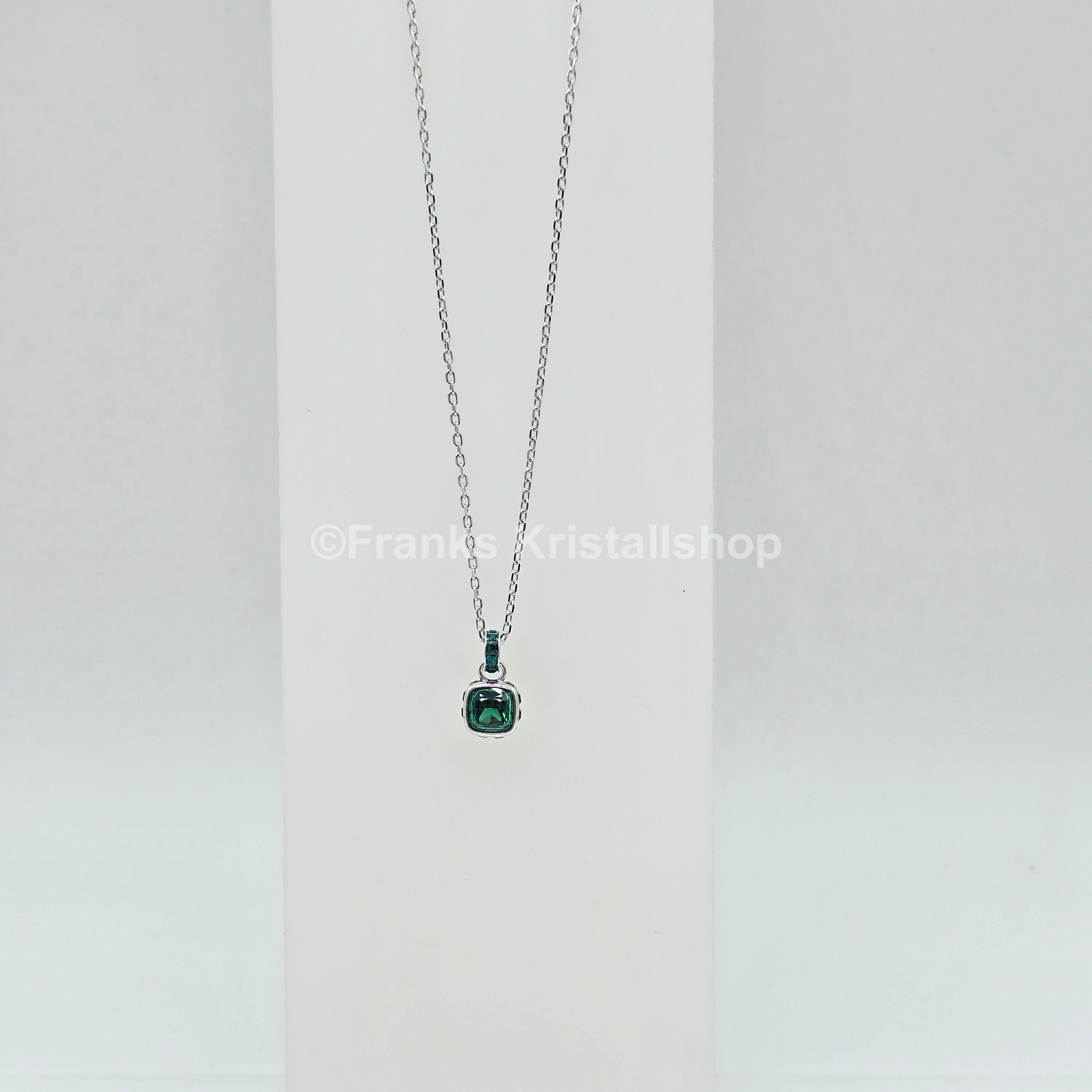 SWAROVSKI Birthstone Halskette Anhänger Mai, Grün, Rhodiniert 5651793