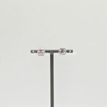 Lade das Bild in den Galerie-Viewer, SWAROVSKI Birthstone Ohrstecker, April, Weiß, Rhodiniert 5661957
