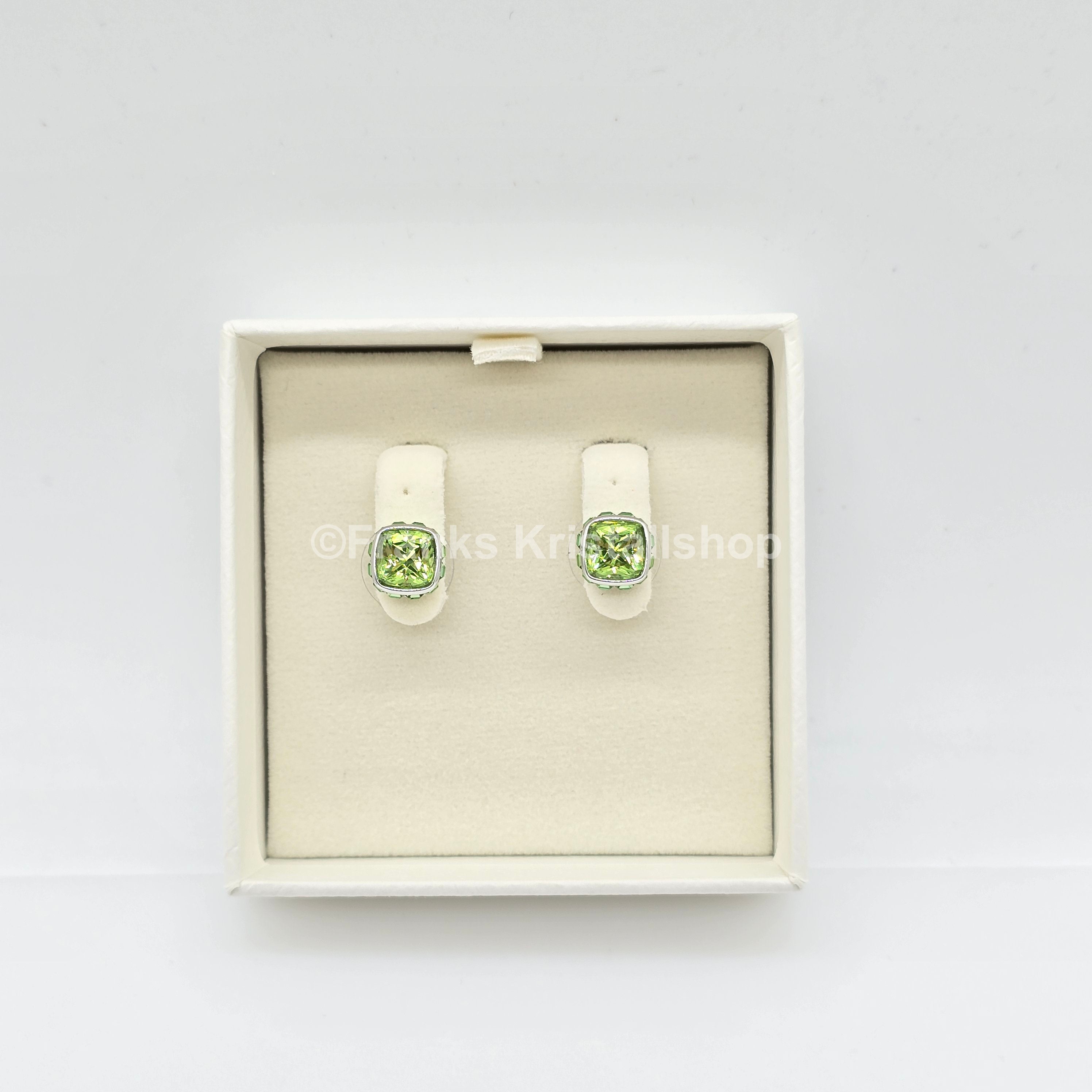 SWAROVSKI Birthstone Ohrstecker, August, Grün, Rhodiniert 5661958