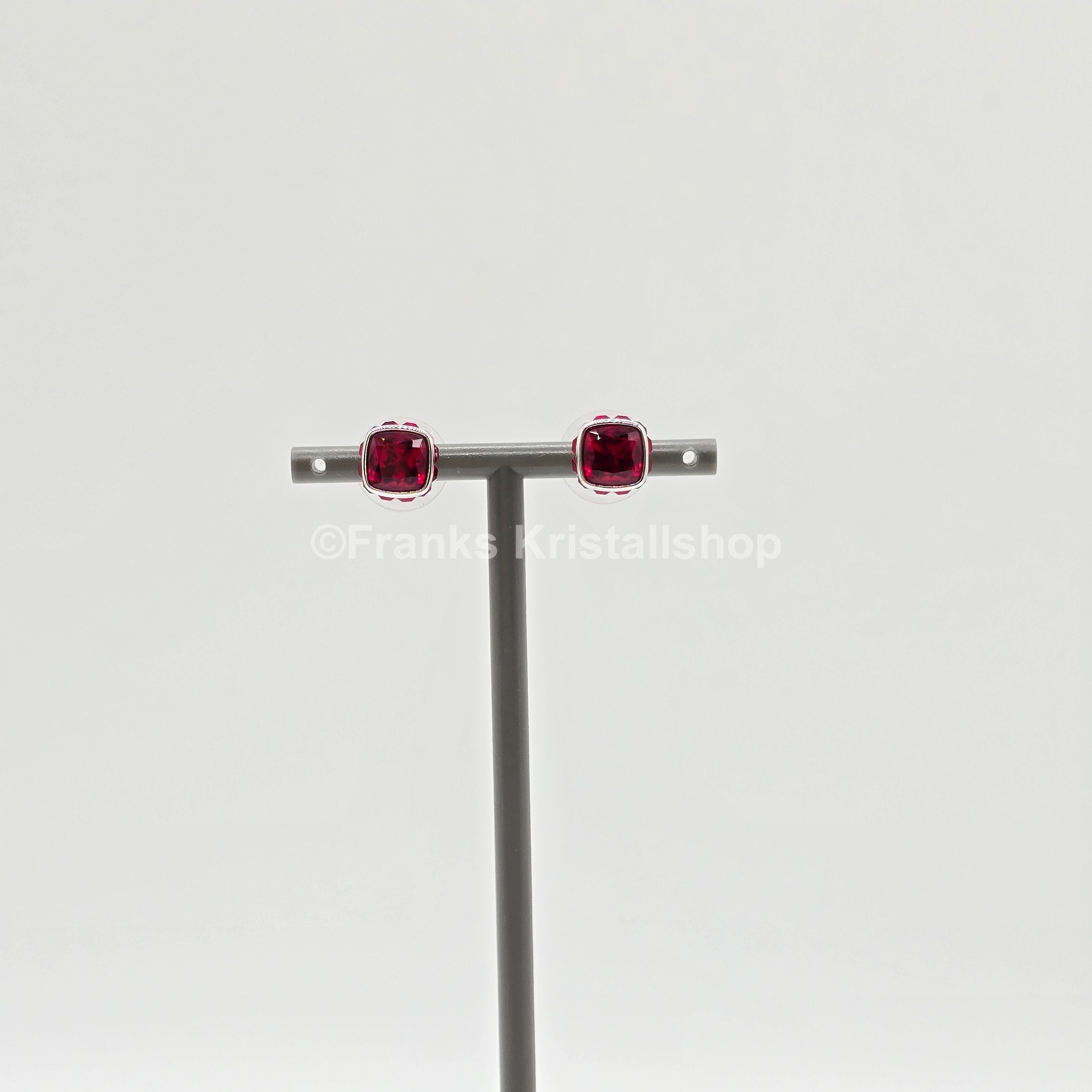 SWAROVSKI Birthstone Ohrstecker, Januar, Rot, Rhodiniert 5660798