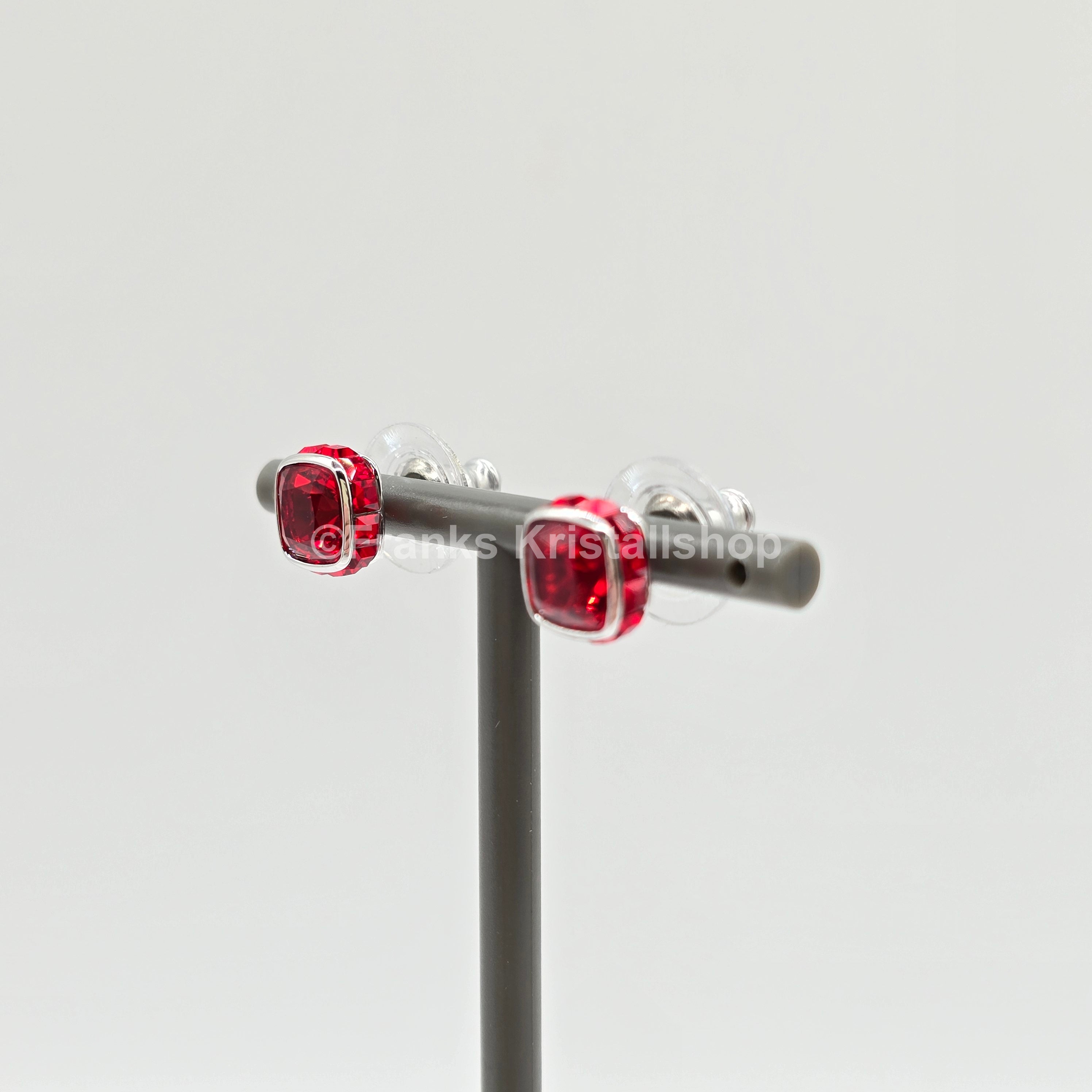 SWAROVSKI Birthstone Ohrstecker, Juli, Rot, Rhodiniert 5661959