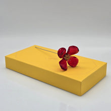 Lade das Bild in den Galerie-Viewer, SWAROVSKI Blumenträume Garden Tales Roter Mohn 5646018
