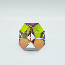 Lade das Bild in den Galerie-Viewer, SWAROVSKI Briefbeschwerer Octron Klein Vitrail Medium 015057
