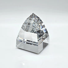 Lade das Bild in den Galerie-Viewer, SWAROVSKI Briefbeschwerer Pyramide Groß Klar CAL Large 010094
