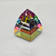 Lade das Bild in den Galerie-Viewer, SWAROVSKI Briefbeschwerer Pyramide Klein Vitrail Medium 013596
