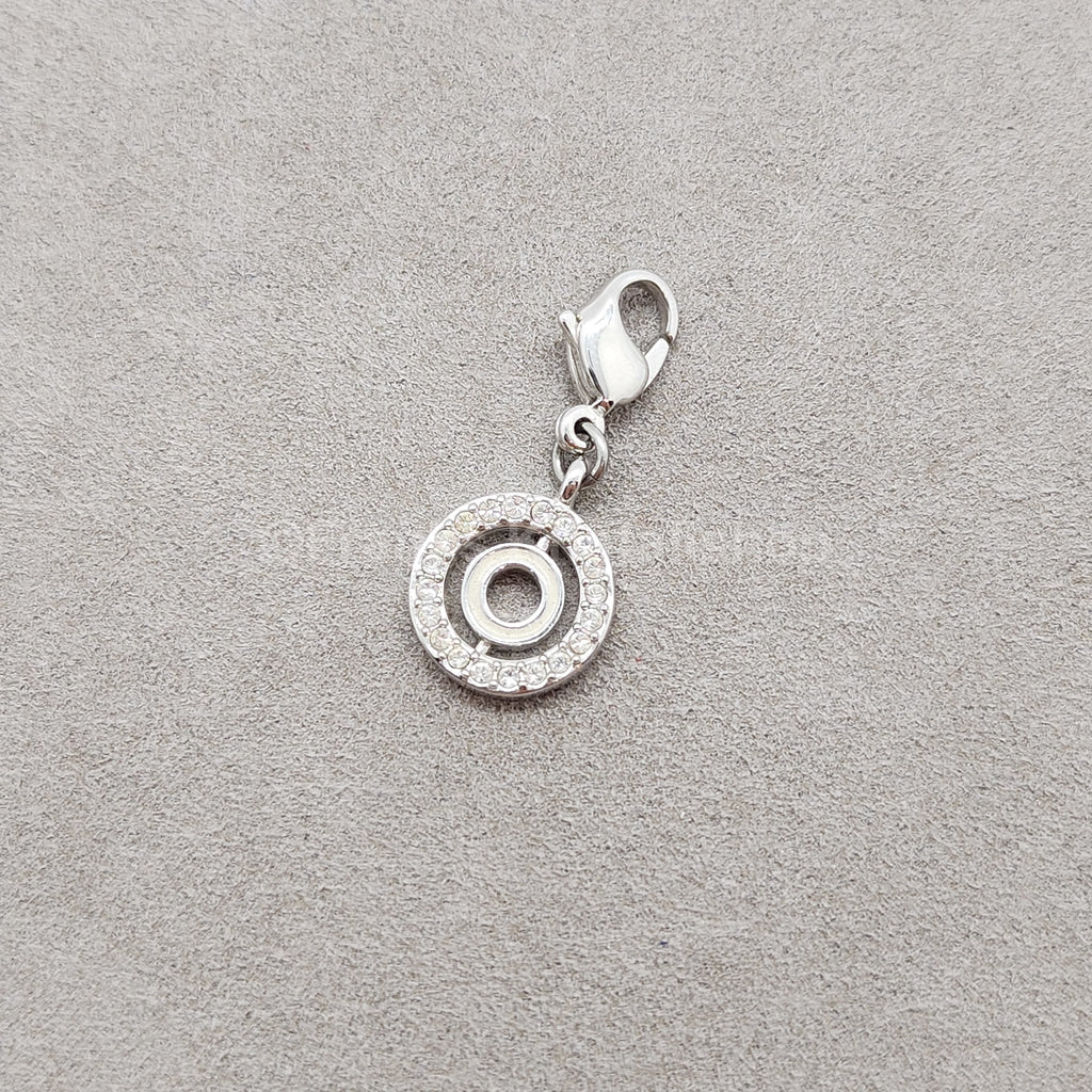 SWAROVSKI Charm Anhänger Buchstabe O, Weiß, Rhodiniert 1109997
