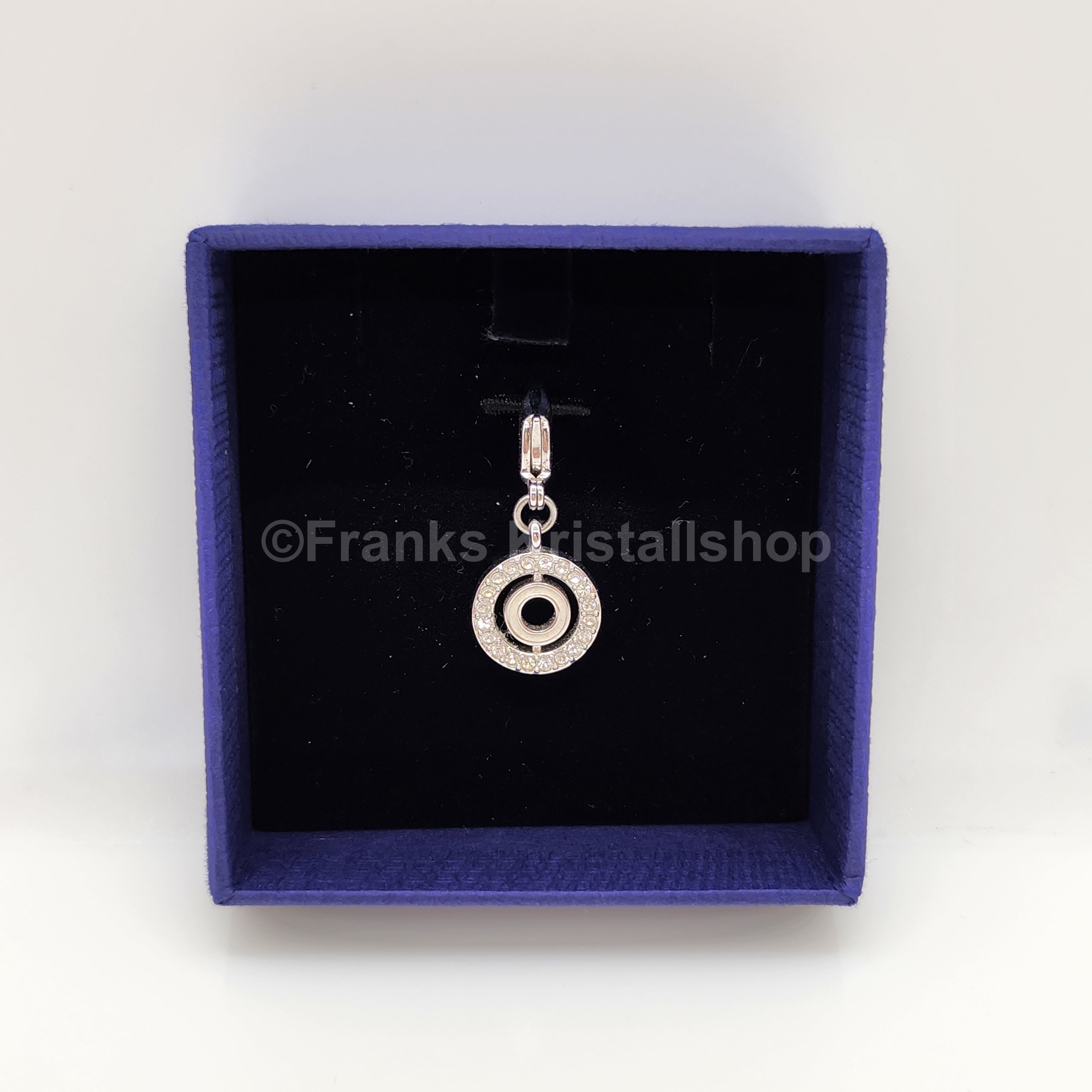 SWAROVSKI Charm Anhänger Buchstabe O, Weiß, Rhodiniert 1109997