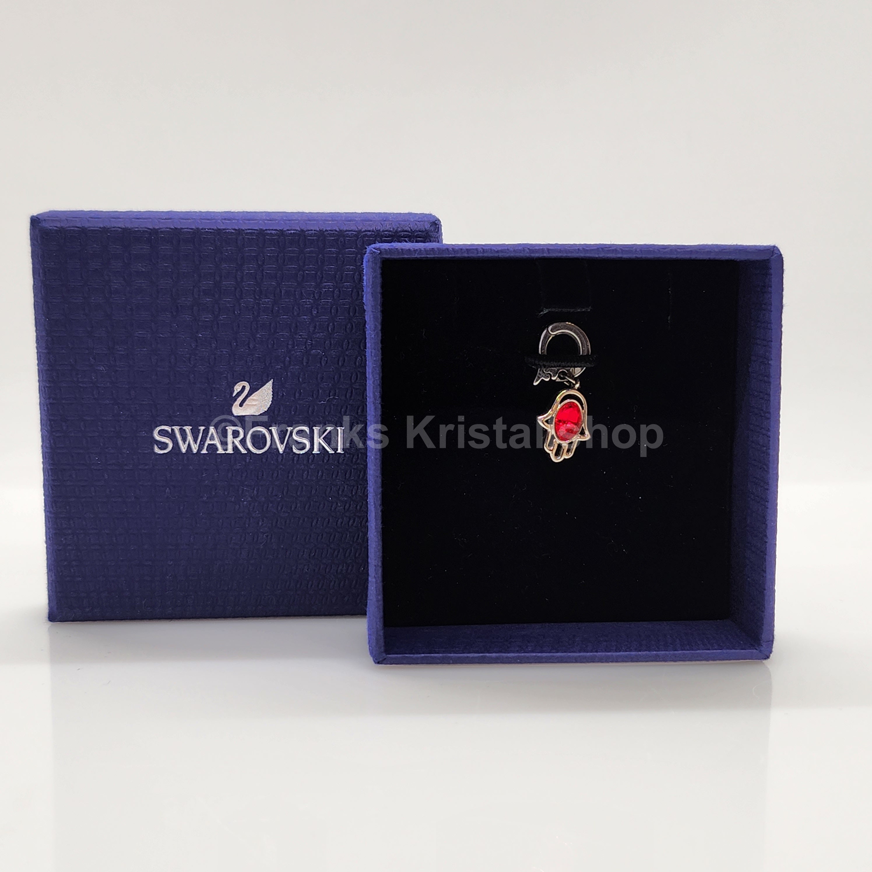 SWAROVSKI Charm Anhänger Hamsa Hand Glaube, Rot, Rhodiniert