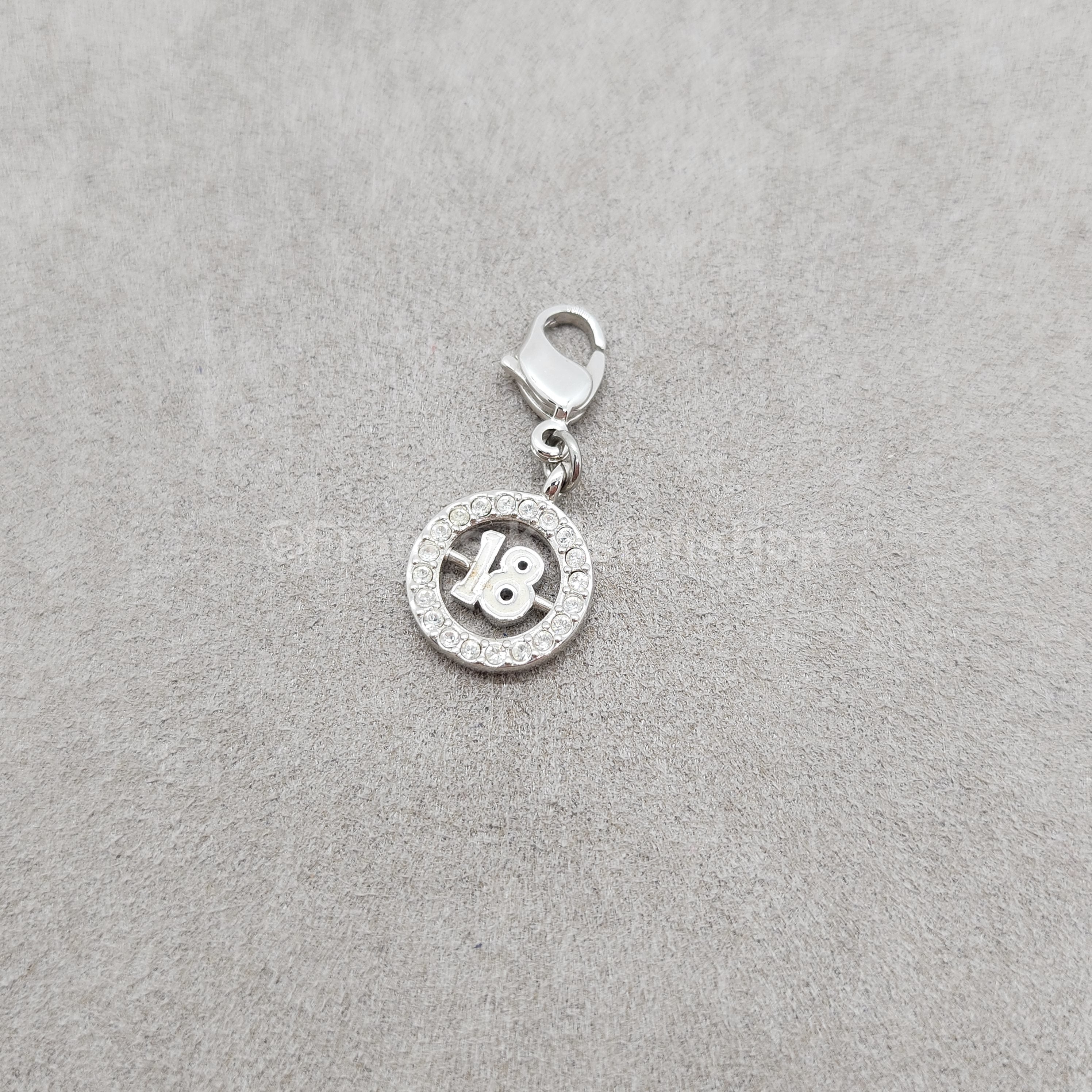 SWAROVSKI Charm Anhänger Zahl 18 Geburtstag Birthday Rhodiniert 1109728
