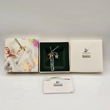 Lade das Bild in den Galerie-Viewer, SWAROVSKI Christmas Memories Zuckerstangen Ornament 209451
