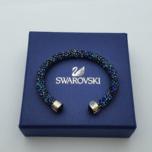 Lade das Bild in den Galerie-Viewer, SWAROVSKI Crystaldust Armreif Größe S Blau Blue 5255911
