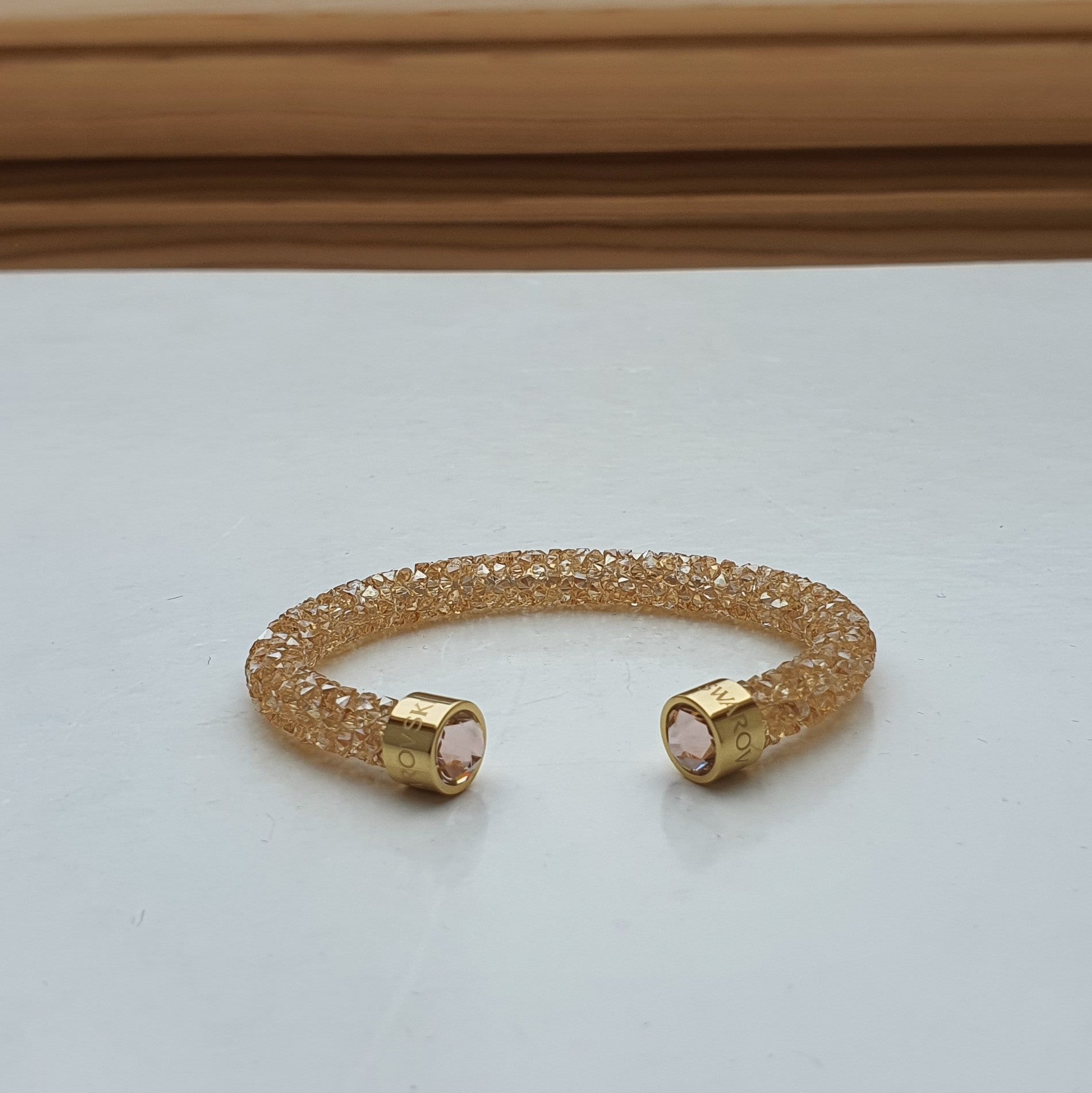 SWAROVSKI Crystaldust Armreif Größe S Gold 5255897 oU